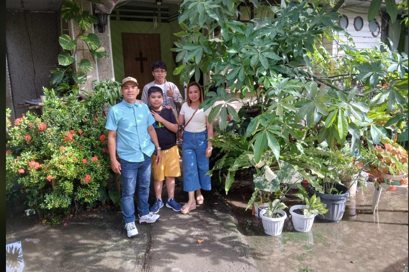 Green Bamboo Transient House Iloilo City Bagian luar foto