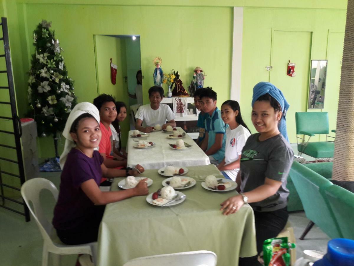 Green Bamboo Transient House Iloilo City Bagian luar foto