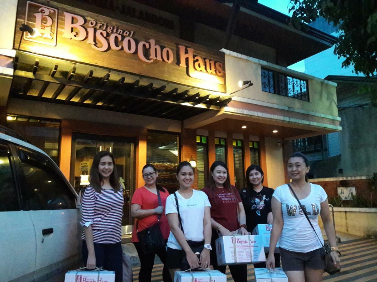 Green Bamboo Transient House Iloilo City Bagian luar foto
