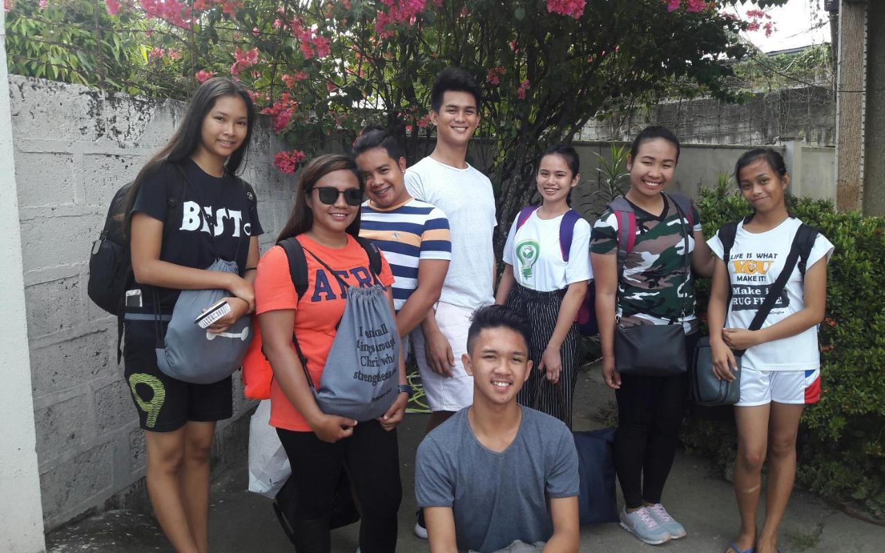 Green Bamboo Transient House Iloilo City Bagian luar foto